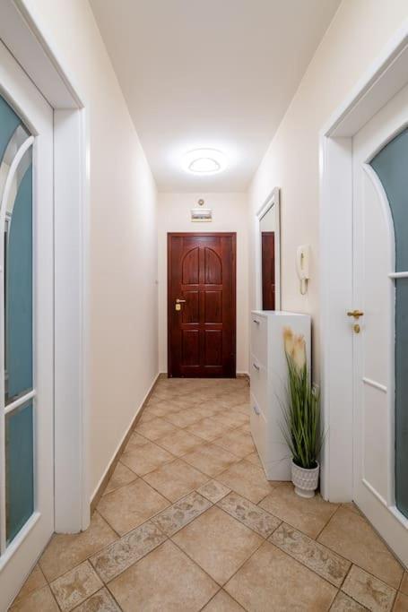 Varna Central 2Bdrm Apartment Εξωτερικό φωτογραφία
